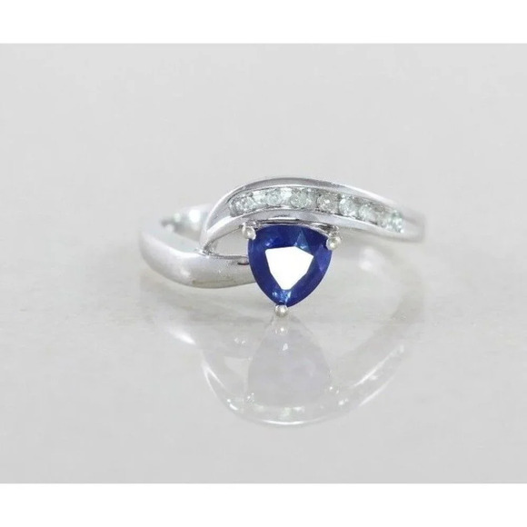 10k White Gold Lab Created Blue Sapphire and Diamond Ring Size 7 1/4 - Picture 1 of 9